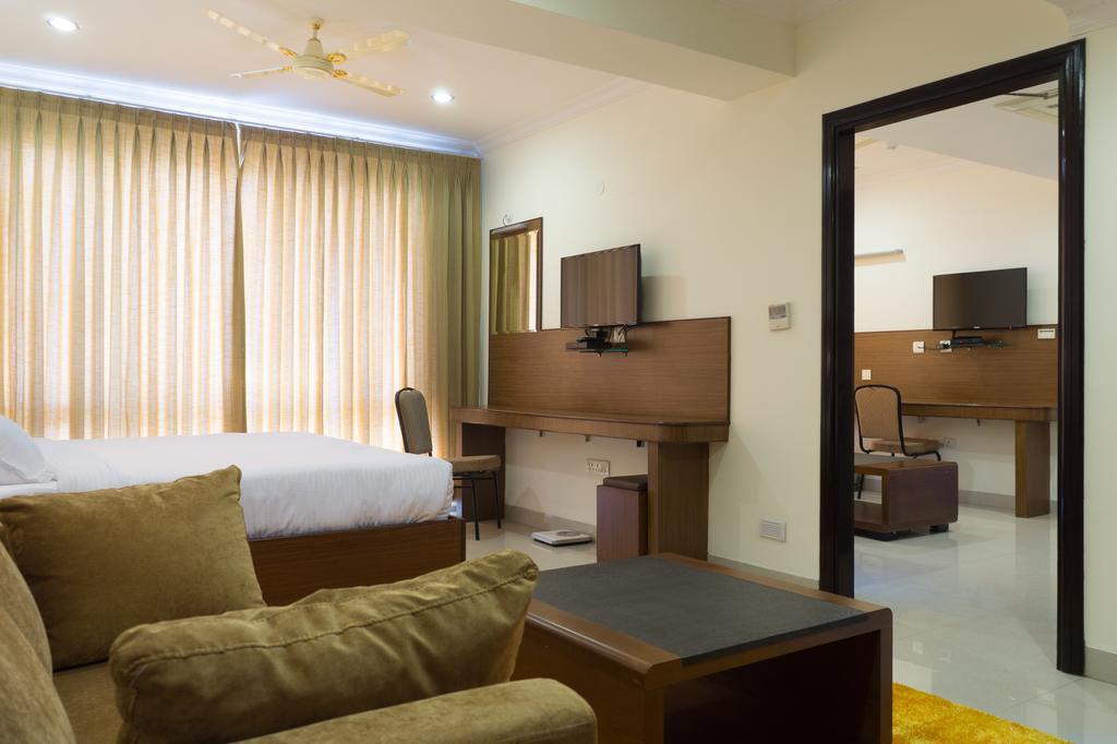 Hotel Saptagiri Hajdarábád Exteriér fotografie